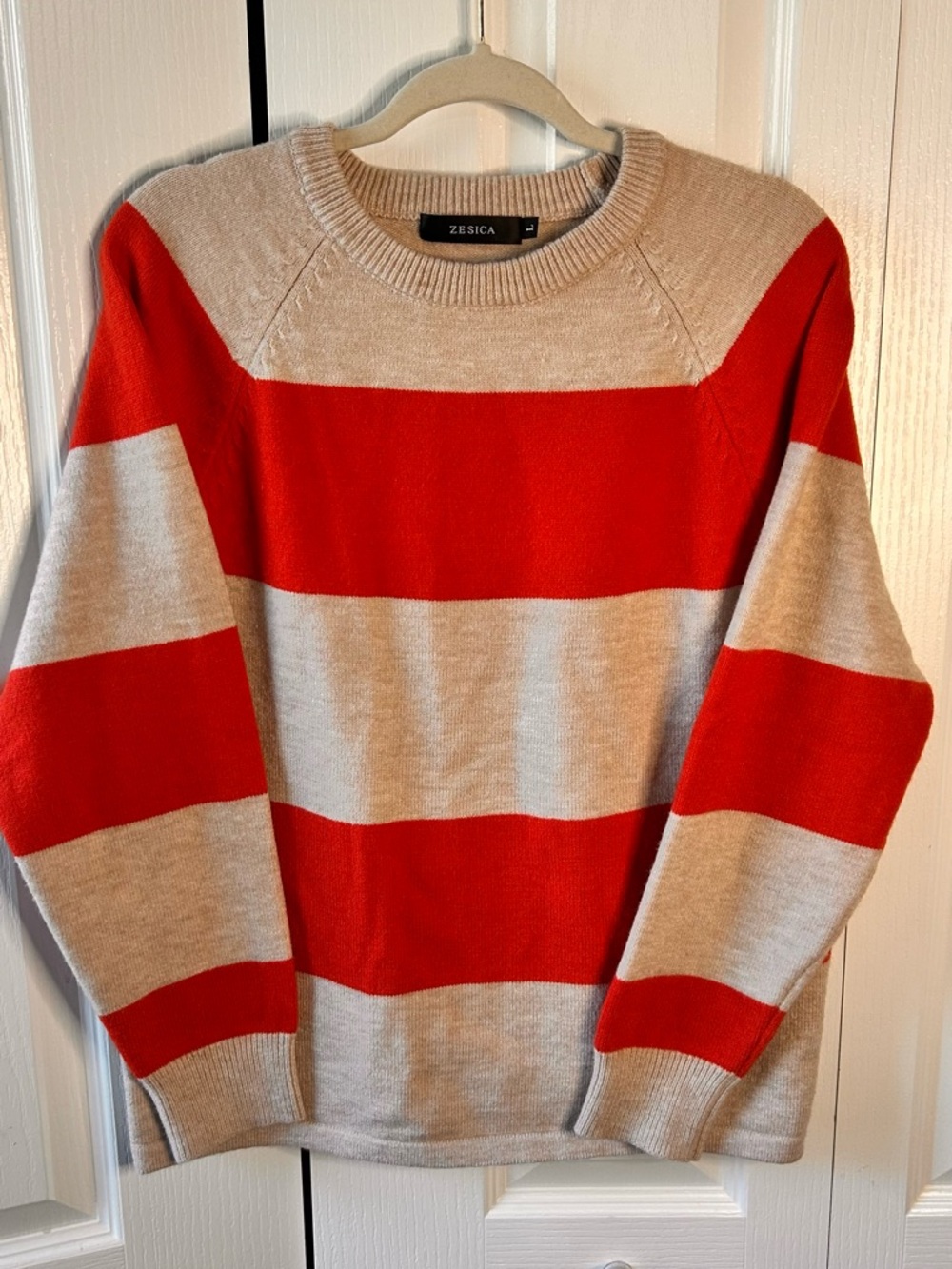 Zesica Women's Orange and Beige Striped Crewneck Knit Sweater‎ Size Large